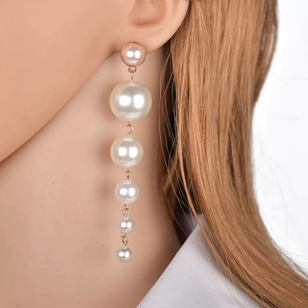 Faux Pearl Dangle Earrings - Picture 4 of 8